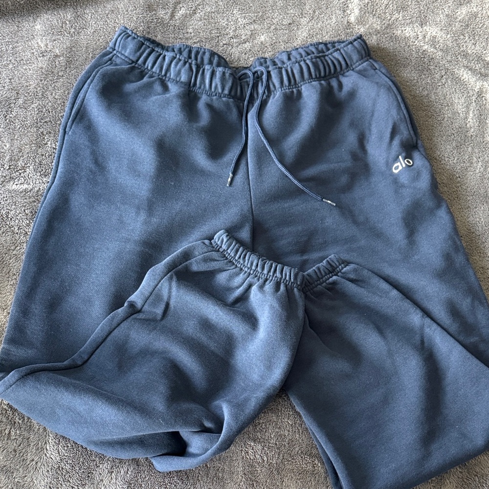 ALO Yoga Navy Blue Acoolade Sweatpants